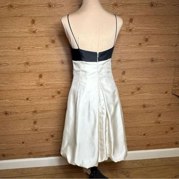 JS Collection - Picture 4 of 7